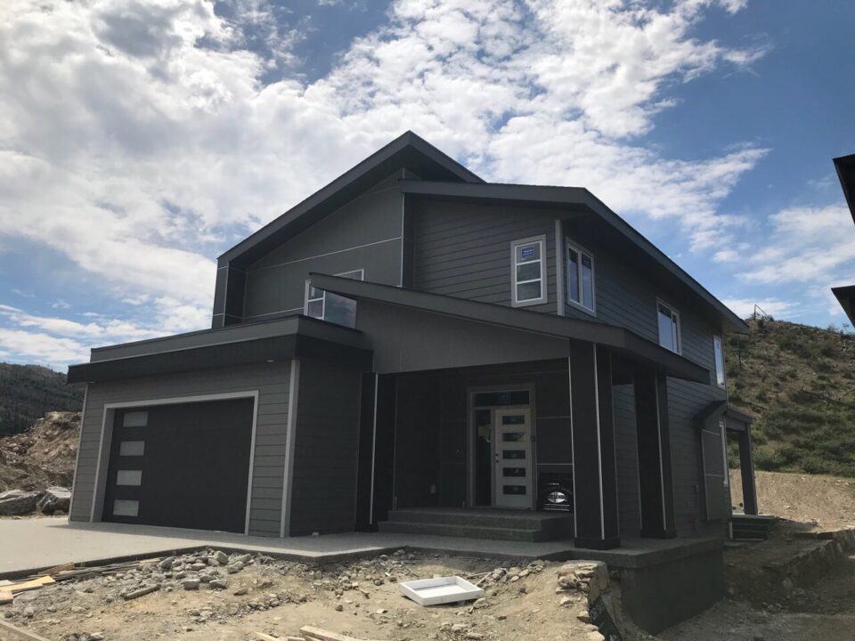 Cedar, Hardie and Aluminum Siding in Kelowna, BC, Canada