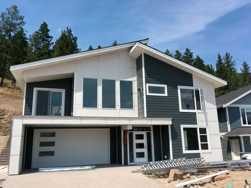 Cedar, Hardie and Aluminum Siding in Kelowna, BC, Canada
