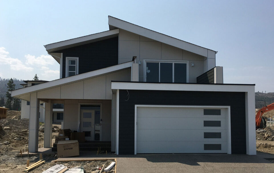Cedar, Hardie and Aluminum Siding in Kelowna, BC, Canada