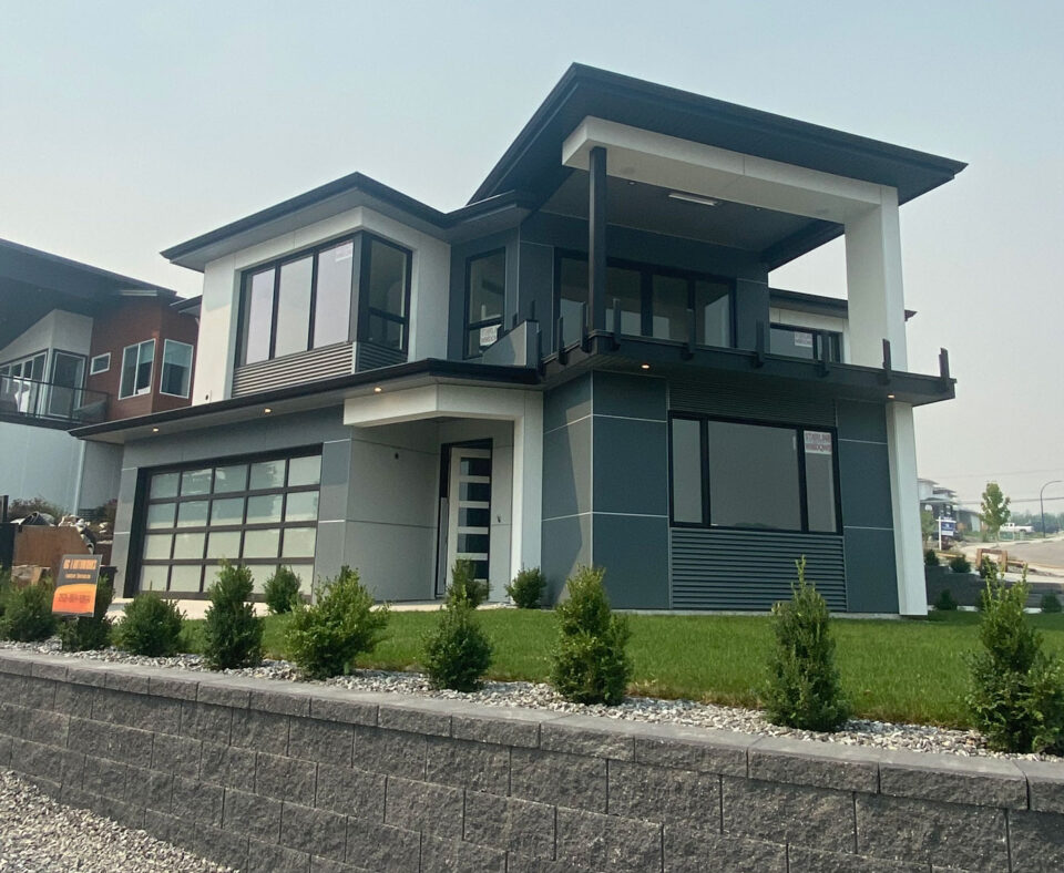 Cedar, Hardie and Aluminum Siding in Kelowna, BC, Canada