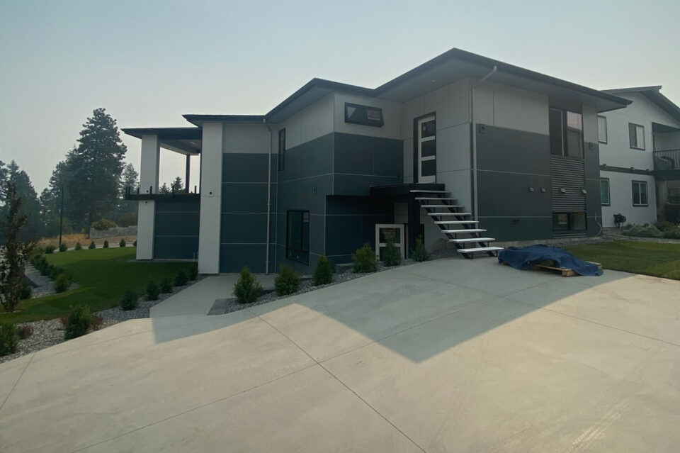 Cedar, Hardie and Aluminum Siding in Kelowna, BC, Canada